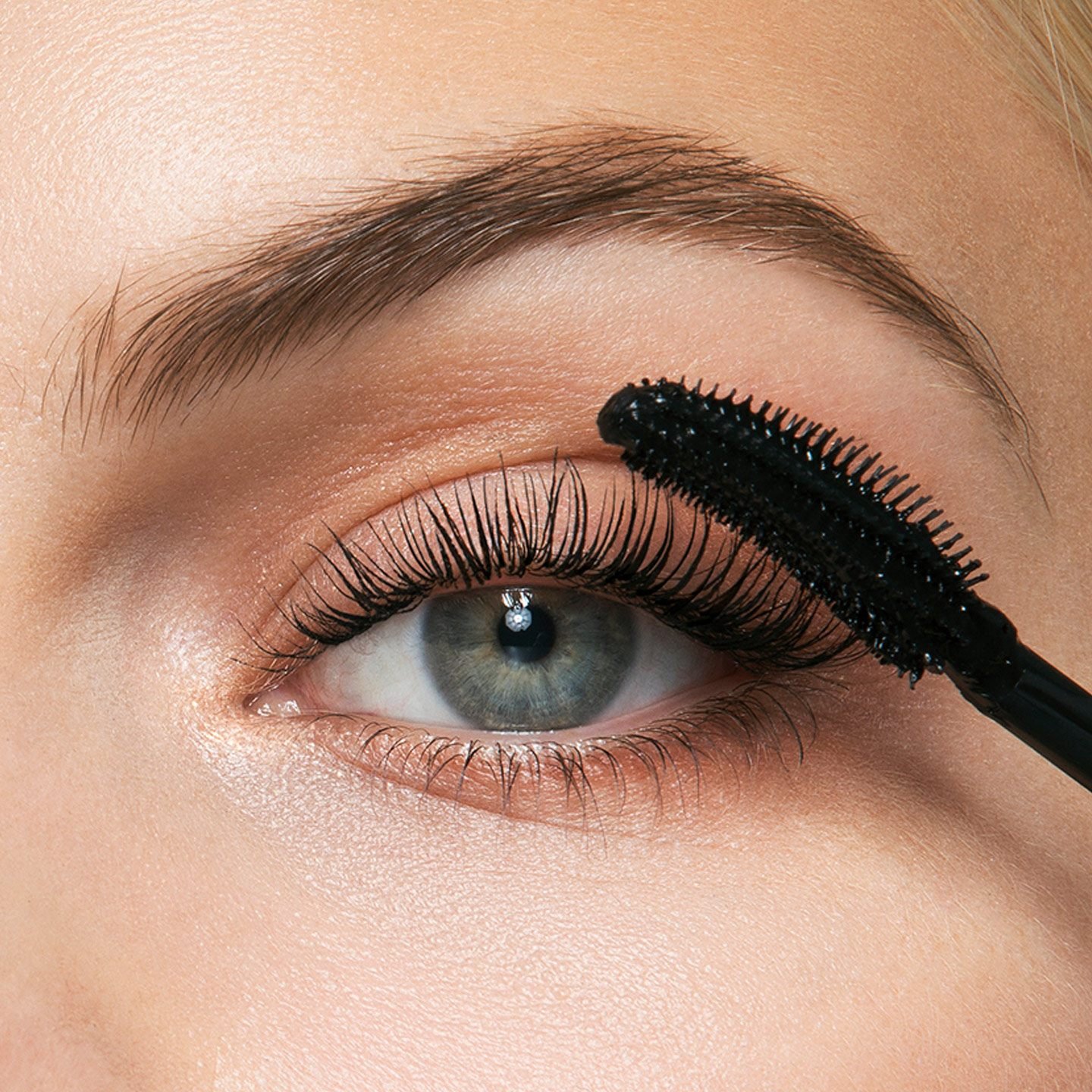 Maybelline Lash Boosting Sensational Serum JÄLKEEN