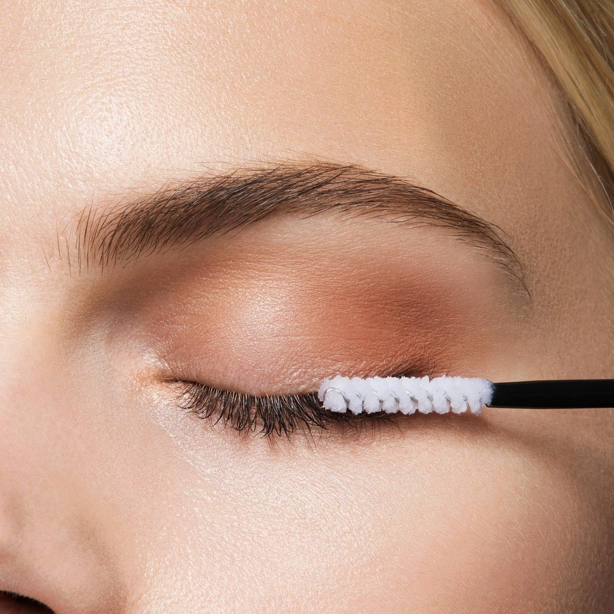 Maybelline Lash Boosting Sensational Serum VAIHE 3